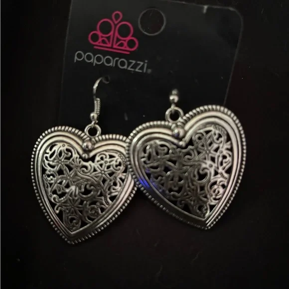 Elegant Silver Heart Earrings - Picture 2 of 2